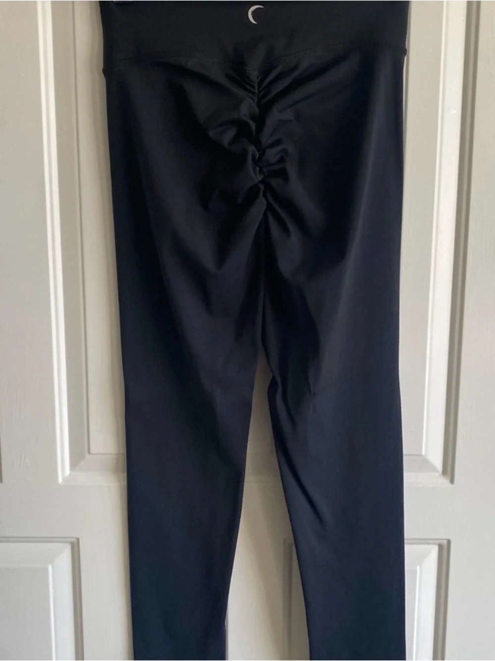 Zyia Brilliant Scrunchy Butt Leggings - Black